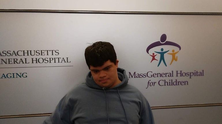 Παιδική Χαρά: Έκκληση για βοήθεια στον Εφραίμ που πάσχει από κλειστό εκ γενετής έντερο και σύνδρομο Down