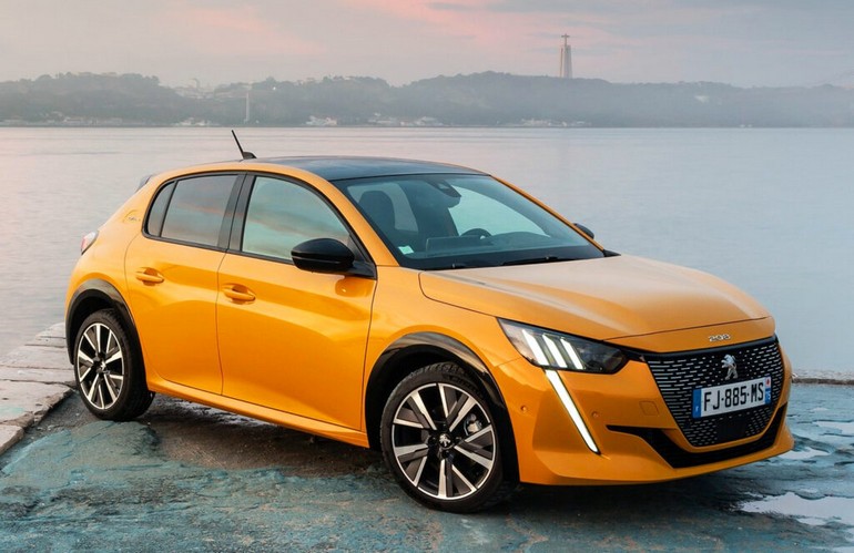 2020    Peugeot 208