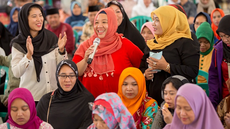 Ινδονησία: Αναθεωρήθηκε ο νόμος που απαγόρευε τις σεξουαλικές σχέσεις εκτός γάμου