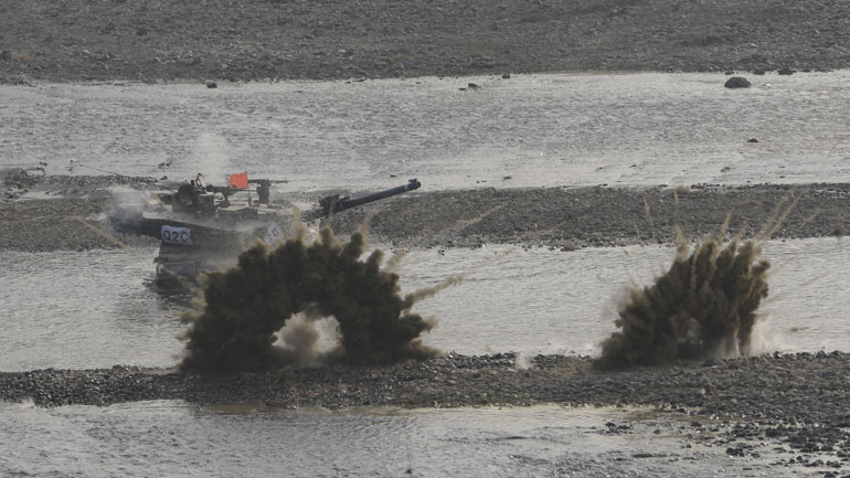 Το πυροβολικό της Βόρειας Κορέας άνοιξε πυρ στη θάλασσα σε αντίδραση για τα στρατιωτικά γυμνάσια της Νότιας Κορέας