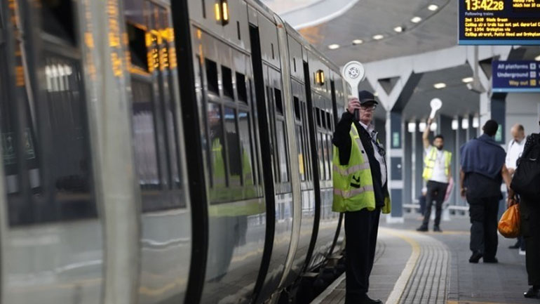 Βρετανία: Οι σιδηροδρομικοί υπάλληλοι ξεκινούν απεργία την παραμονή των Χριστουγέννων