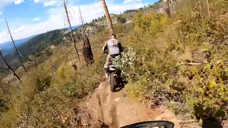 Ακολουθώντας τα μονοπάτια του Αϊντάχο με μια KTM 890 Adventure R