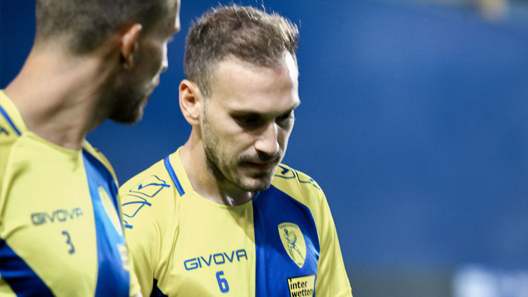 Παναιτωλικός: Φιλική ήττα με 2-1 από την Άντερλεχτ, αγωνία για τον Μπακάκη