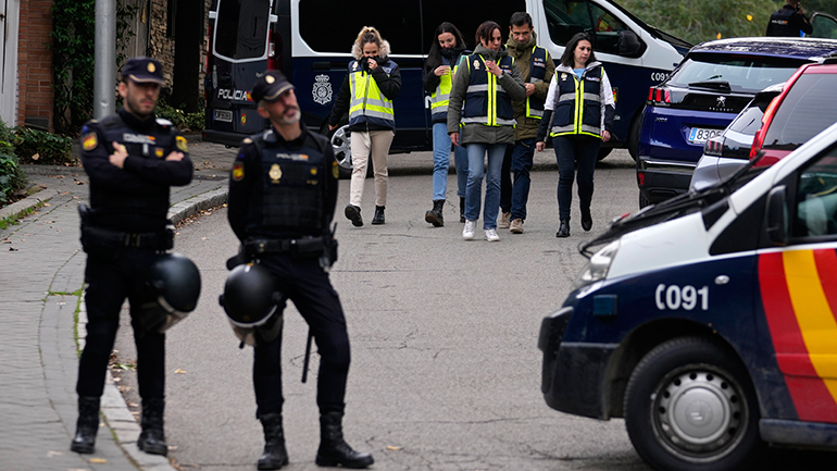 Συνολικά 31 «ύποπτα δέματα» έχουν σταλεί σε ουκρανικές πρεσβείες – Η διεύθυνση αποστολής ανήκει σε εργολαβική της Tesla