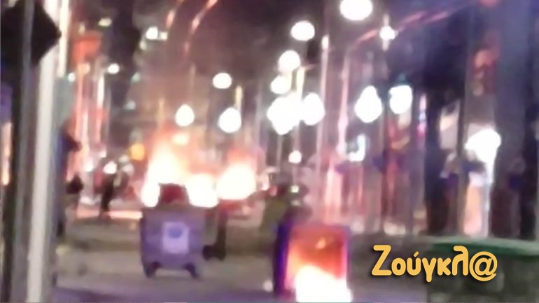 Δέκα τραυματίες αστυνομικοί από τα επεισόδια με Ρομά στο Μενίδι – Οι έξι από σκάγια