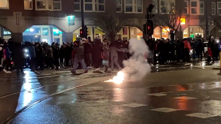 Ολλανδία: Επεισόδια κι ένταση στους πανηγυρισμούς Μαροκινών σε Άμστερνταμ και Ρότερνταμ