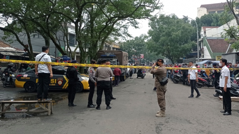 Ινδονησία: Επίθεση βομβιστή-καμικάζι σε αστυνομικό τμήμα