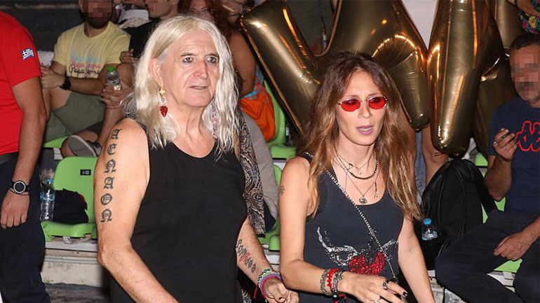 Νίκος Καρβέλας: Μας δείχνει για πρώτη φορά το πρόσωπο του 8 μηνών γιου που απέκτησε με την Έλενα Φερεντίνου