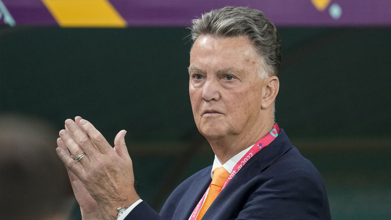 Φαν Γκάαλ: «Θα σταματήσουμε τον Μέσι ως ομάδα»