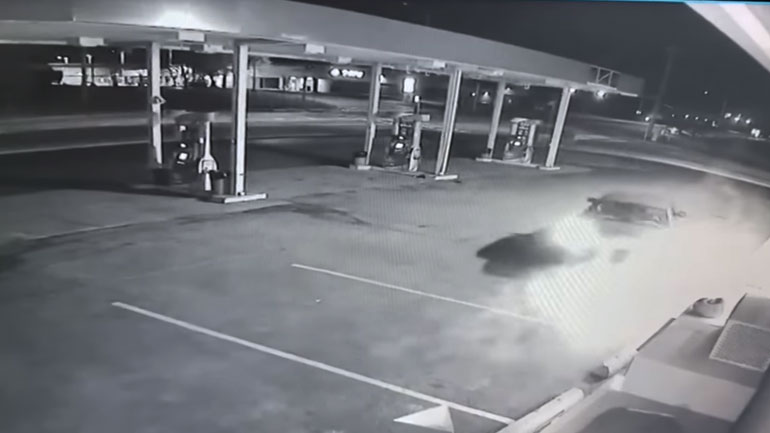 Έκανε burnout σε βενζινάδικο, έπεσε στην αντλία και θα καταλήξει στη φυλακή