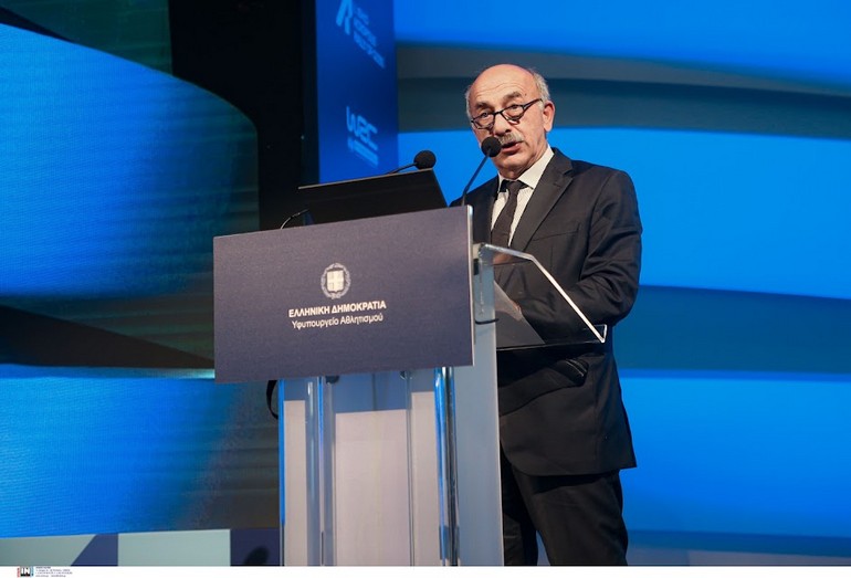 Ο Δημήτρης Μιχελακάκης ,πρόεδρος της Ομοσπονδίας Μηχανοκίνητου Αθλητισμού Ελλάδος