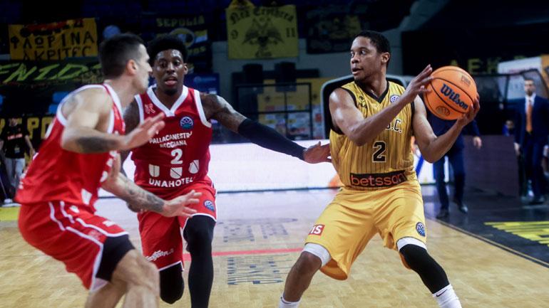 Μπάσκετ: Χάνει τον Φρέιζερ για 1,5 μήνα η ΑΕΚ