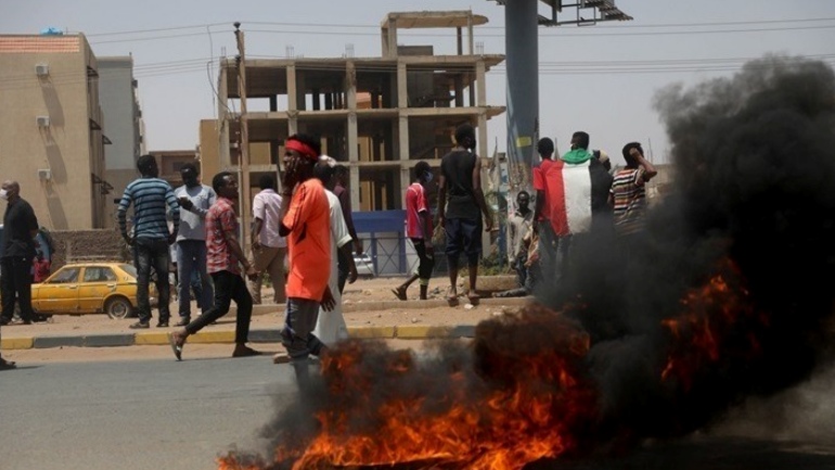 Σουδάν: Συνεχίζονται οι διαδηλώσεις στο Χαρτούμ παρά τη συμφωνία για τη μετάβαση σε δημοκρατική διακυβέρνηση