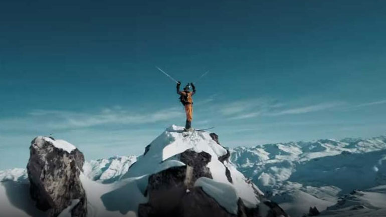 FPV βίντεο σε «υψηλό επίπεδο» σε χιονισμένα βουνά με σκιέρ FPV βίντεο σε «υψηλό επίπεδο» σε χιονισμένα βουνά με σκιέρ