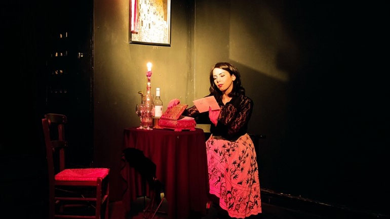 Ο ερωτικός μονόλογος «Μία νύχτα ακόμα» στον Πολυχώρο ΠΡΑΞΙΣ – Ερμηνεύει η Μαρλέν Δεσποτίδη