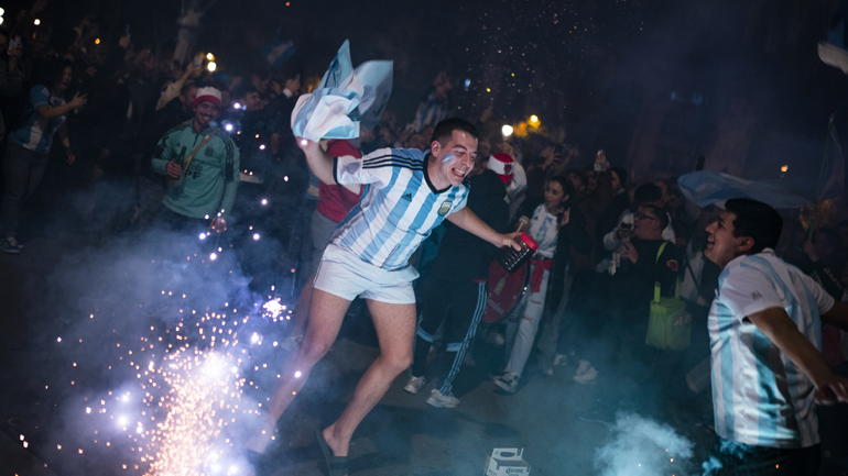 Μουντιάλ 2022: Πλήθος κόσμου πανηγύρισε την πρόκριση της Αργεντινής στους «4»!