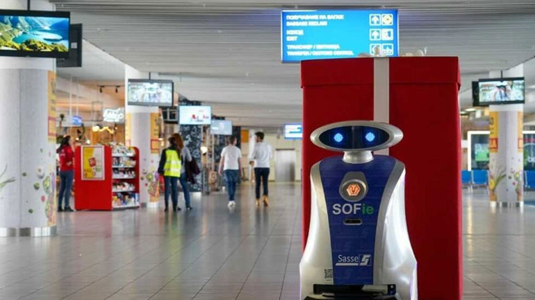 Βουλγαρία: Ο ρομποτικός βοηθός καθαρισμού SOFie πιάνει δουλειά στο αεροδρόμιο της Σόφιας