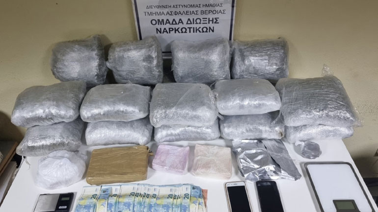 Θεσσαλονίκη: Χειροπέδες σε 42χρονο – Έκρυβε σε διαμέρισμα κοκαΐνη και κάνναβη αξίας άνω των 300.000 ευρώ