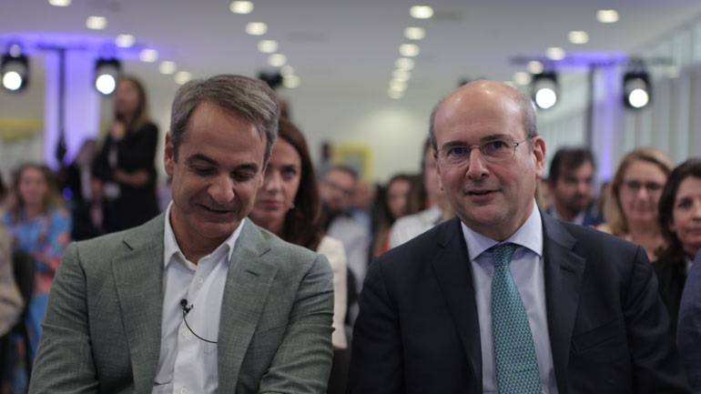 Οι διάλογοι και τα SMS του Κ. Χατζηδάκη – Τι έπιασε ο κοριός της ΕΥΠ