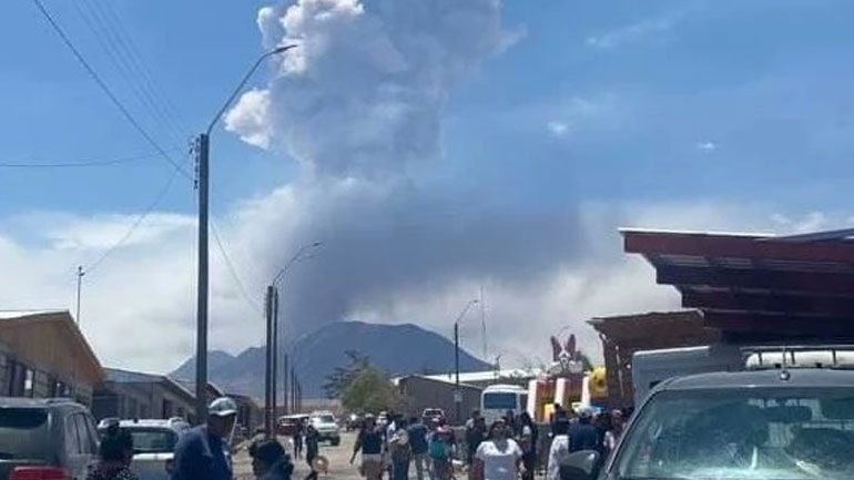 Χιλή: «Βρυχάται» το ηφαίστειο Λασκάρ