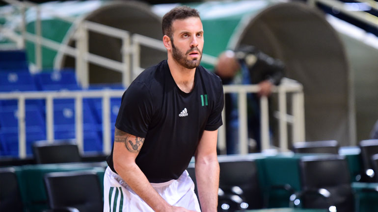 Αποθεώθηκε ο Νίκος Παππάς από τους φιλάθλους του Παναθηναϊκού