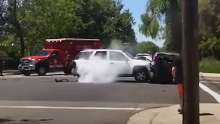 Τράκαρε, φρίκαρε και τα έσπαγε όλα επί πέντε λεπτά