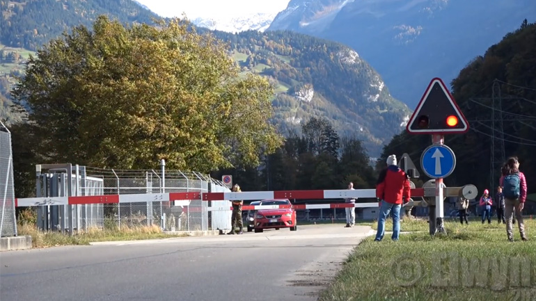 Ασυνήθιστη ισόπεδη διάβαση (Ελβετία)