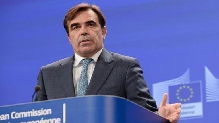 Τα μπαγιάτικα σοκολατάκια και η αμετροέπεια του Έλληνα Επιτρόπου