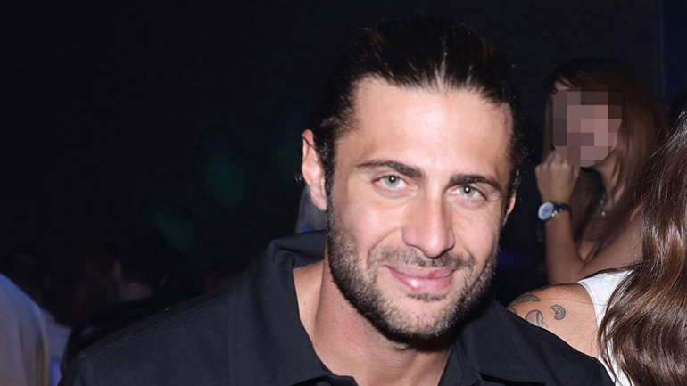 Κωνσταντίνος Βασάλος: Κρύφτηκε στο αμάξι του Fipster για να αποφύγει τους δημοσιογράφους;