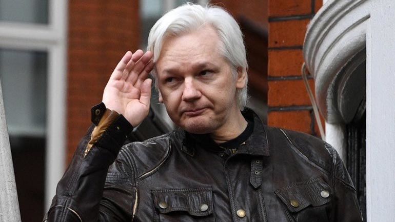 Υπόθεση Ασάνζ: Η σύζυγος του ιδρυτή του WikiLeaks καλεί την ΕΕ να υιοθετήσει «σθεναρή θέση» υπέρ της αποφυλάκισής του