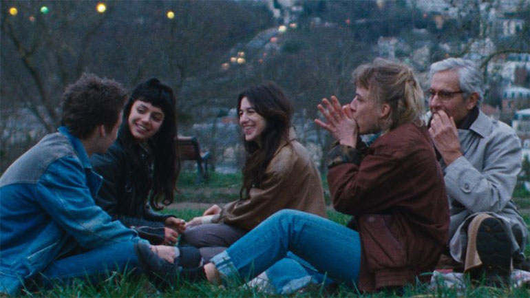 «Νυχτερινοί Επισκέπτες»: Μια συγκινητική ταινία του Μίκαελ Χερς με την εκπληκτική Σαρλότ Γκεϊνσμπούρ