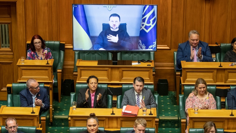 Ουκρανία: O Ζελένσκι ζητεί διεθνή βοήθεια για την άρση ναρκοπεδίων