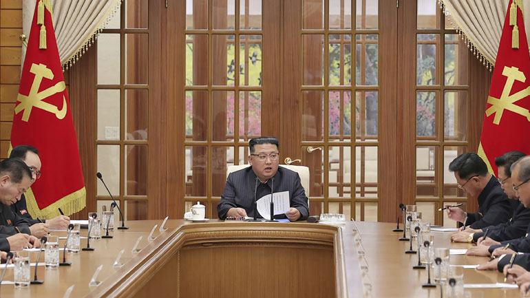 Βόρεια Κορέα: Δοκιμή «κινητήρα στερεού καυσίμου, υψηλής ώθησης» για την ανάπτυξη «νέου στρατηγικού όπλου»