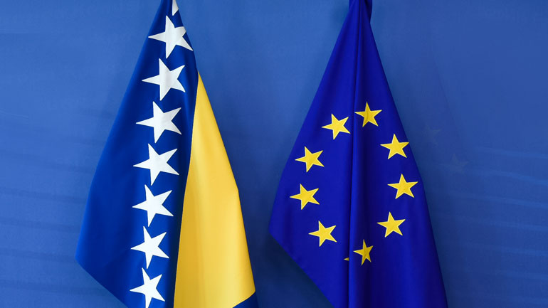 Βοσνία-Ερζεγοβίνη: Το Ευρωπαϊκό Συμβούλιο απέδωσε στη χώρα καθεστώς υποψήφιας προς ένταξη στην ΕΕ