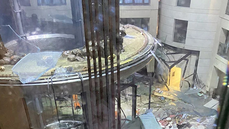 Βερολίνο: Έσπασε ενυδρείο ύψους 16 μέτρων – Δύο τραυματίες