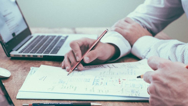 Η Ισπανία επιχειρεί να μειώσει τις ώρες εργασίας για να αυξήσει την παραγωγικότητα των επιχειρήσεων Η Ισπανία επιχειρεί να μειώσει τις ώρες εργασίας για να αυξήσει την παραγωγικότητα των επιχειρήσεων