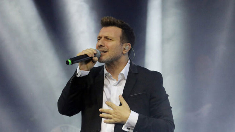 Η αποκάλυψη του Γιάννη Πλούταρχου: «Ήθελαν από την εταιρία να κάνω ψεύτικη σχέση ενώ ήμουν παντρεμένος»