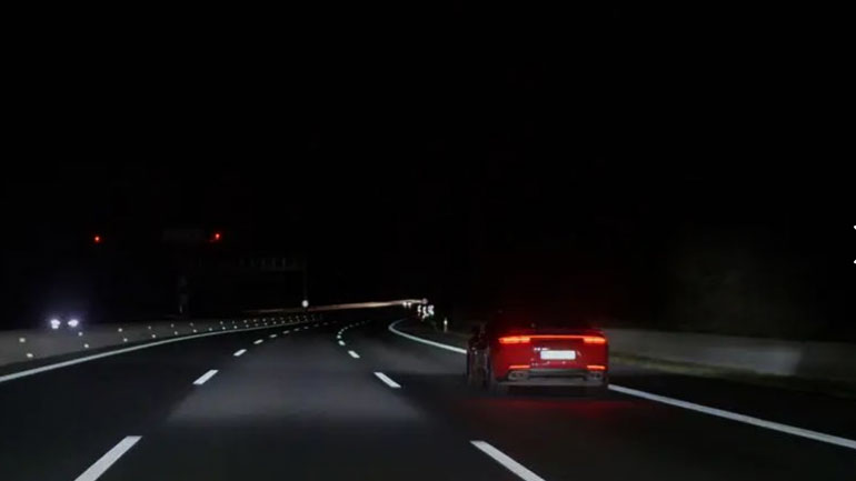 Τα νέα HD Matrix LED φώτα της Porsche φωτίζουν μέχρι τα 600 μέτρα