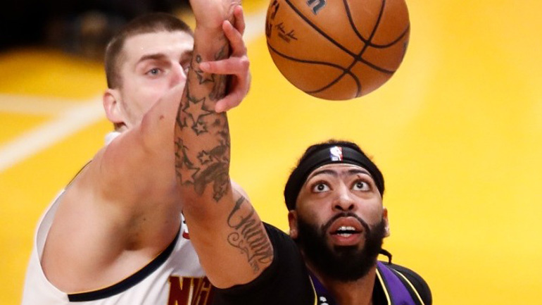 ΝΒΑ: Ο Άντονι Ντέιβις θα κάνει μαγνητική τομογραφία