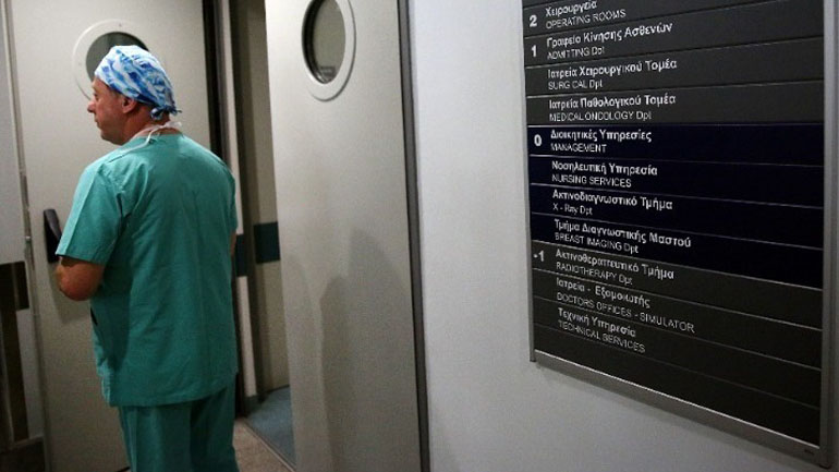 Αύξηση στις λοιμώξεις του αναπνευστικού  – Ποια μέτρα προστασίας προτείνουν οι επιστήμονες για τις γιορτές