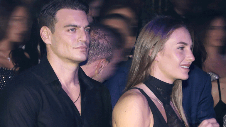 Δημήτρης Φιντιρίκος – Κατερίνα Δαλάκα: Τρυφερά φιλιά σε βραδινή τους έξοδο