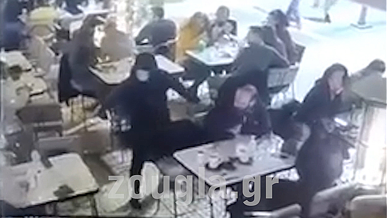 Βίντεο – ντοκουμέντο από τον εκτελεστή της Νέας Σμύρνης και φωτογραφία του πρώτου θύματος Βίντεο – ντοκουμέντο από τον εκτελεστή της Νέας Σμύρνης και φωτογραφία του πρώτου θύματος