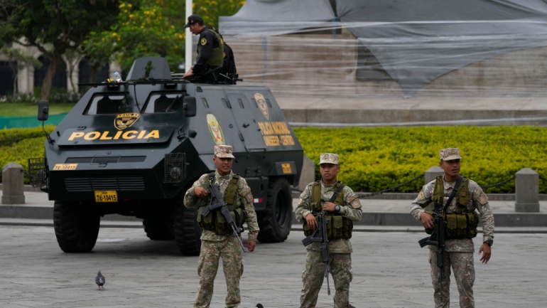 Πολιτική κρίση στο Περού: Αποχωρούν οι διακόσιοι αποκλεισμένοι τουρίστες στο Μάτσου Πίτσου