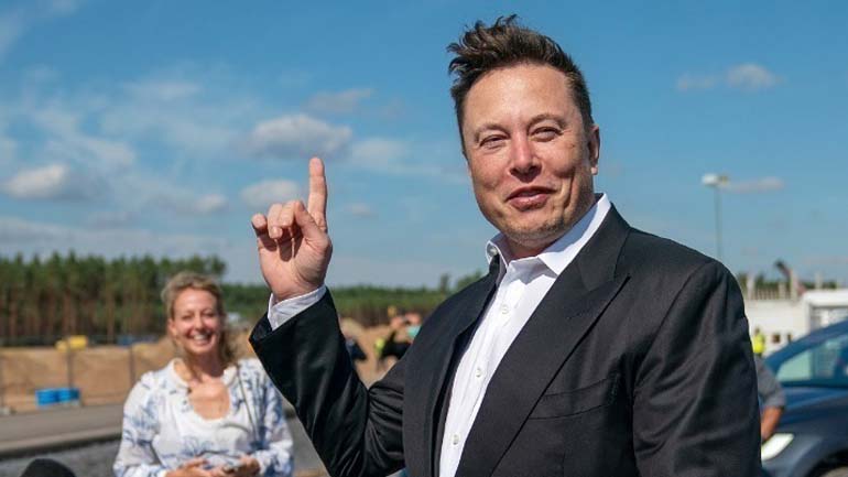 Ο Μασκ ξεκίνησε δημοσκόπηση για το αν θα παραμείνει επικεφαλής του Twitter