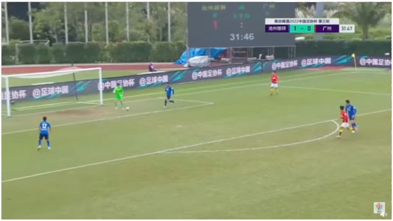 ΑΠΙΣΤΕΥΤΟ: Κινέζος τερματοφύλακας τρώει γκολ που δεν τρώγεται