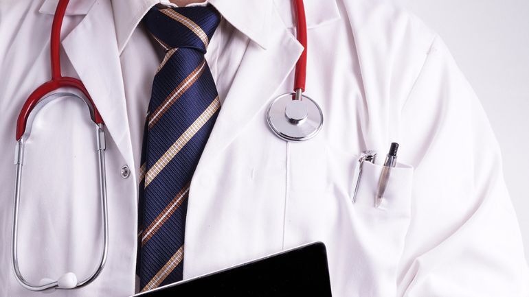 Εθνική Αρχή Διαφάνειας: Απαλλαγή συνταξιούχου ιατρού του ΕΣΥ από εργοδοτικές εισφορές ύψους 25.000€