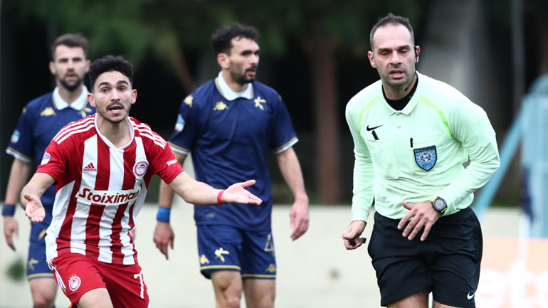 Καλλιθέα-Ολυμπιακός Β’: Οι Πειραιώτες αποχώρησαν ως ένδειξη διαμαρτυρίας για τη διαιτησία