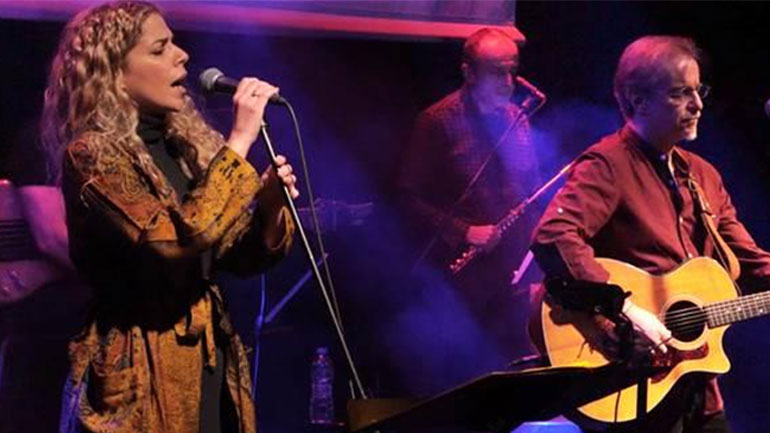 Μίλτος Πασχαλίδης και  Βιολέτα Ίκαρη: «Χρόνια σαν τριαντάφυλλα»