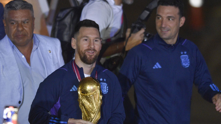 Μέσι: «Ο Ντιέγκο μας ενθάρρυνε από τον παράδεισο» Μέσι: «Ο Ντιέγκο μας ενθάρρυνε από τον παράδεισο»