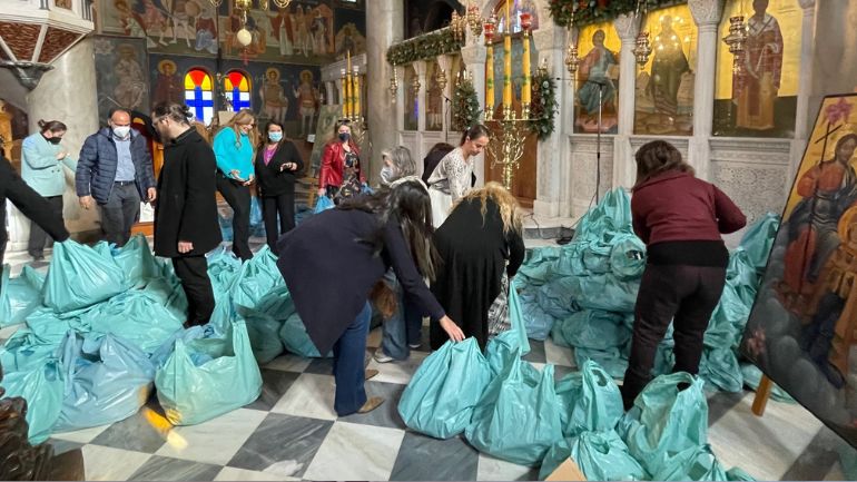 Δέματα Αγάπης από τον Μητροπολίτη Ν. Ιωνίας κ. Γαβριήλ